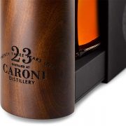 NAT108 Caroni 23 yo 1998-21 Decanter dett 4 COLSE-UP